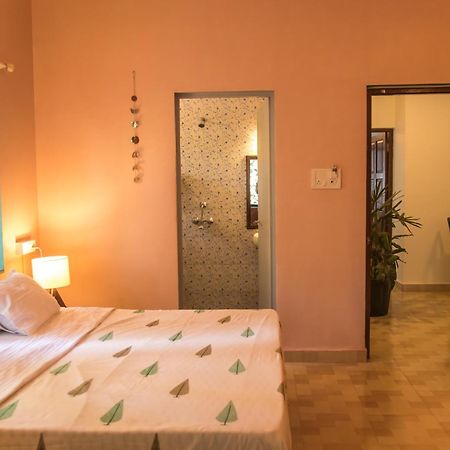 Coco Moon Hotel Morjim Eksteriør billede