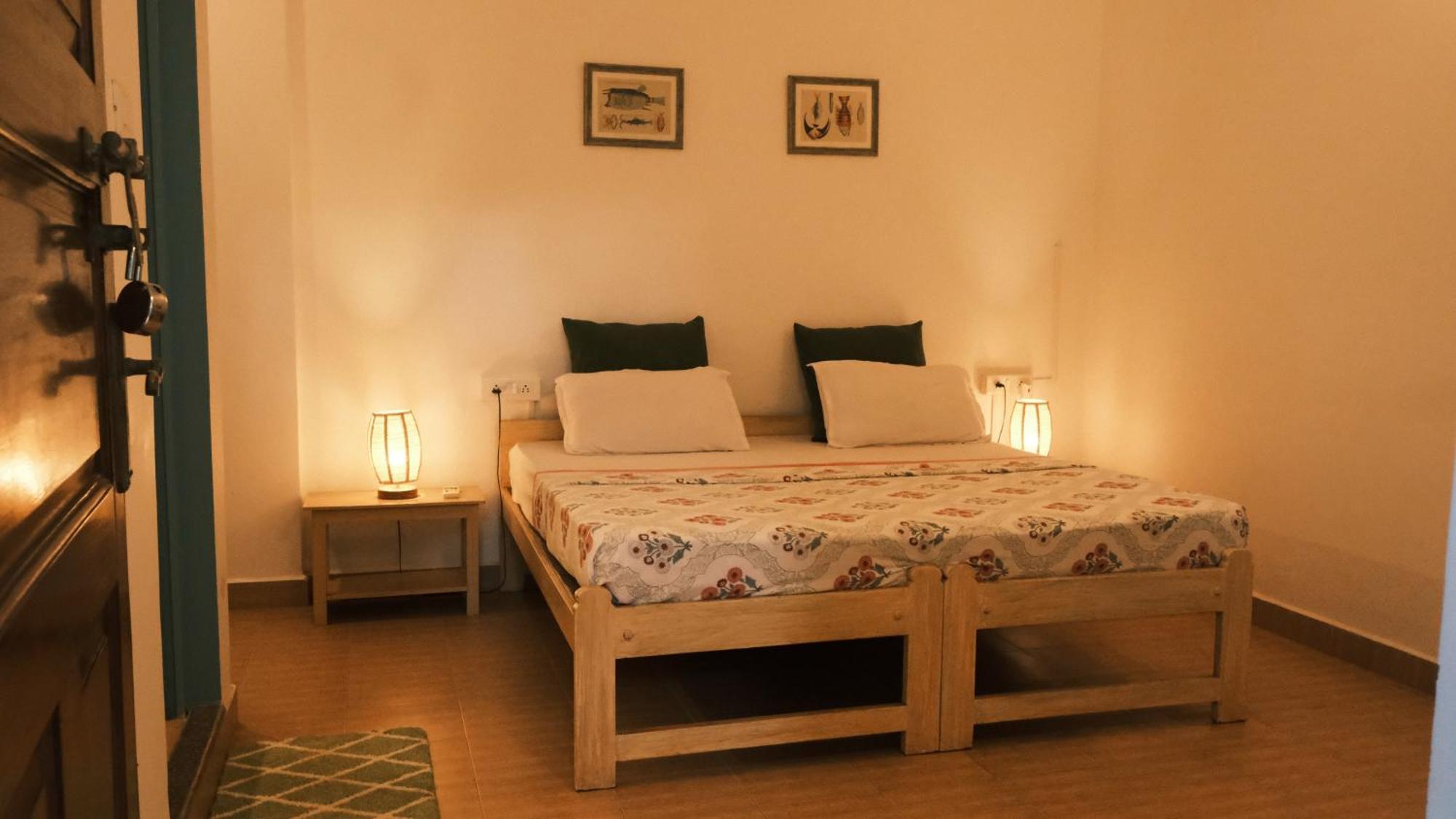 Coco Moon Hotel Morjim Eksteriør billede