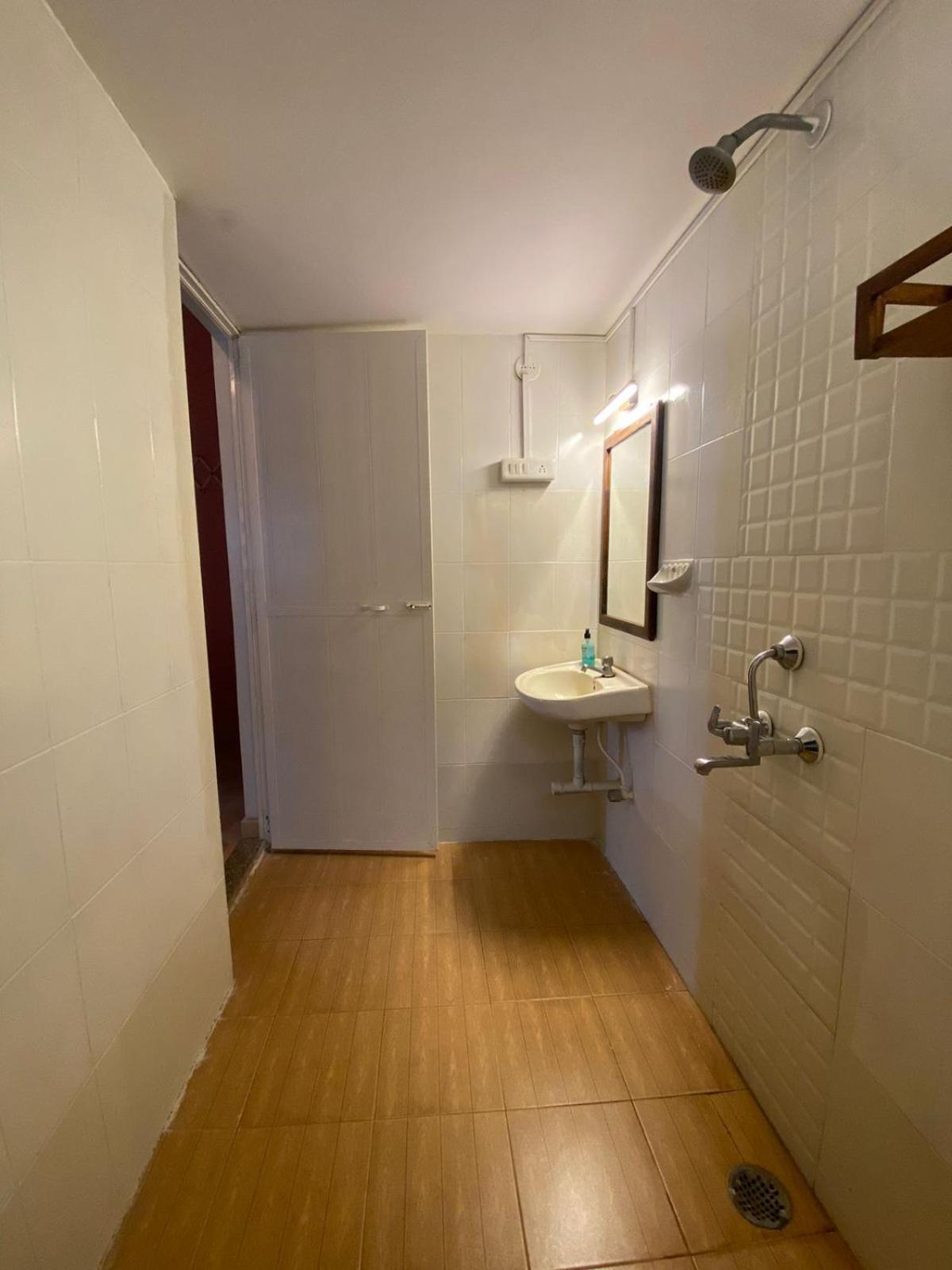 Coco Moon Hotel Morjim Eksteriør billede